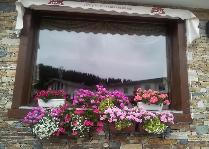 Iva & Elena Hotel 3*